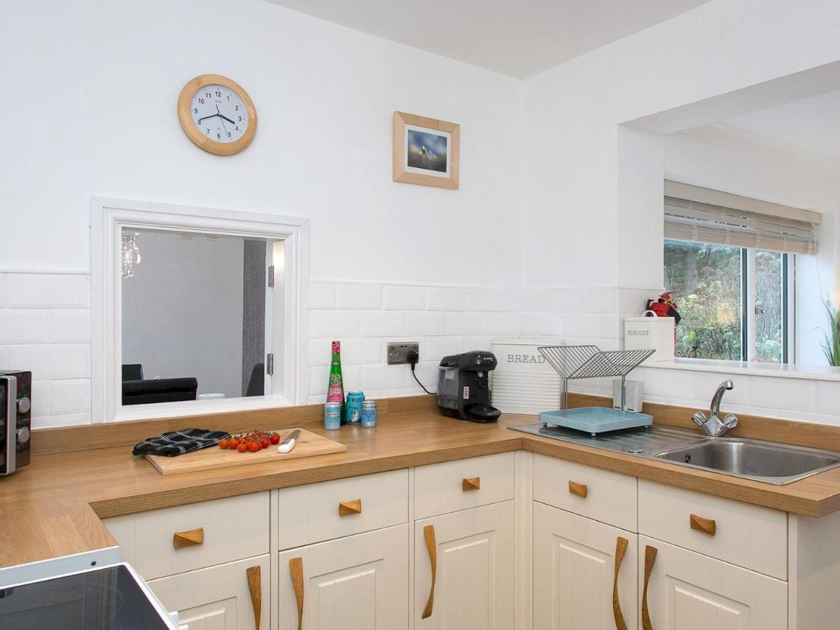 Pass The Keys Modern Coastal Home In Bull Bay Amlwch Bagian luar foto