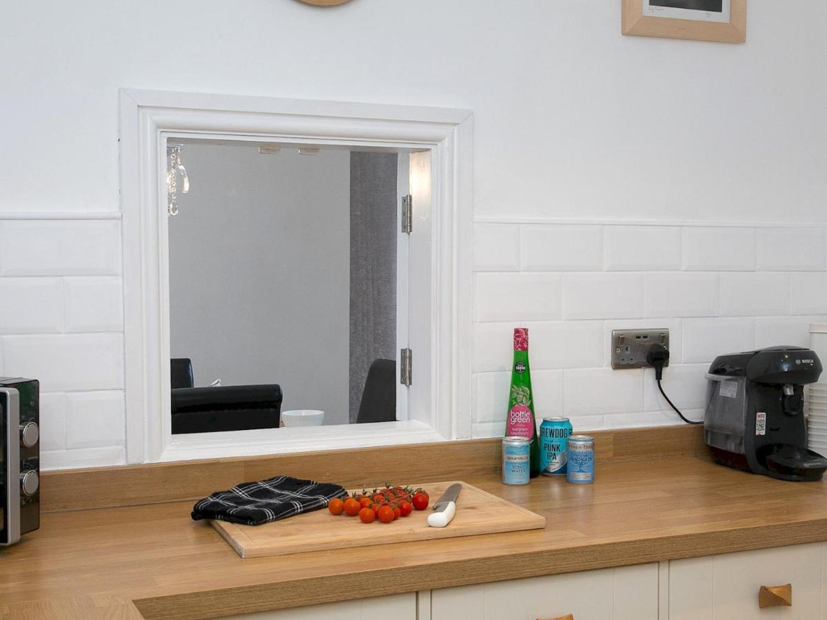 Pass The Keys Modern Coastal Home In Bull Bay Amlwch Bagian luar foto