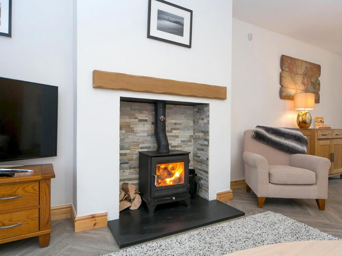 Pass The Keys Modern Coastal Home In Bull Bay Amlwch Bagian luar foto
