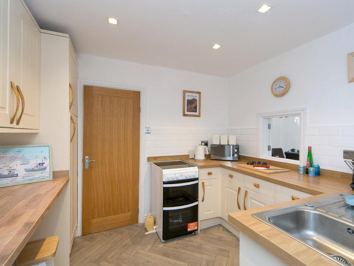 Pass The Keys Modern Coastal Home In Bull Bay Amlwch Bagian luar foto