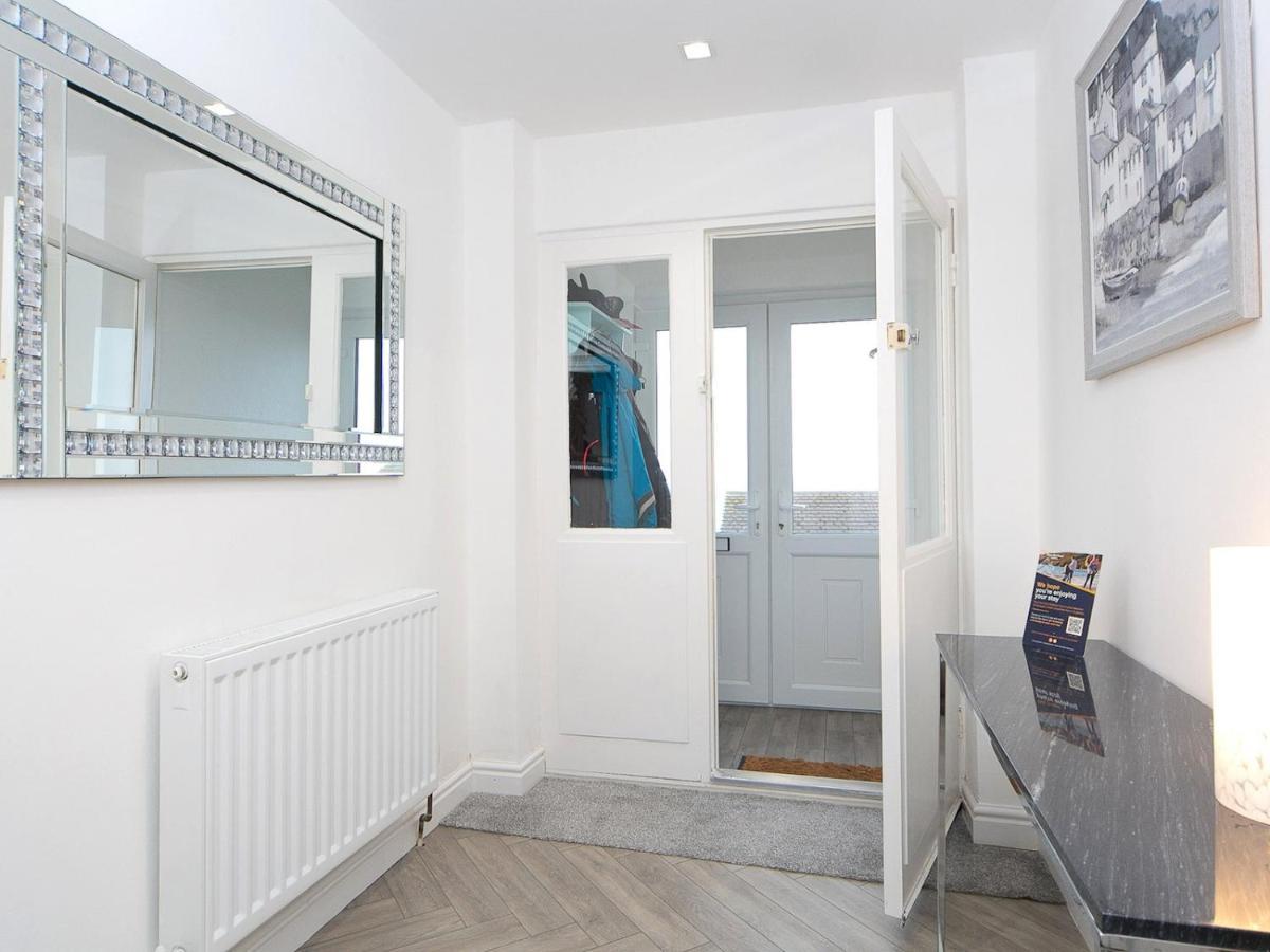 Pass The Keys Modern Coastal Home In Bull Bay Amlwch Bagian luar foto