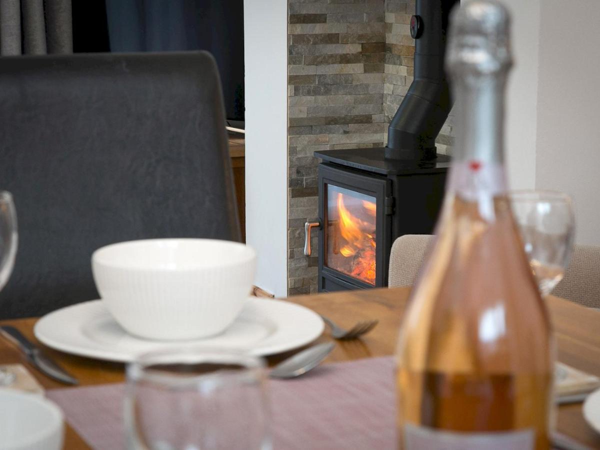 Pass The Keys Modern Coastal Home In Bull Bay Amlwch Bagian luar foto