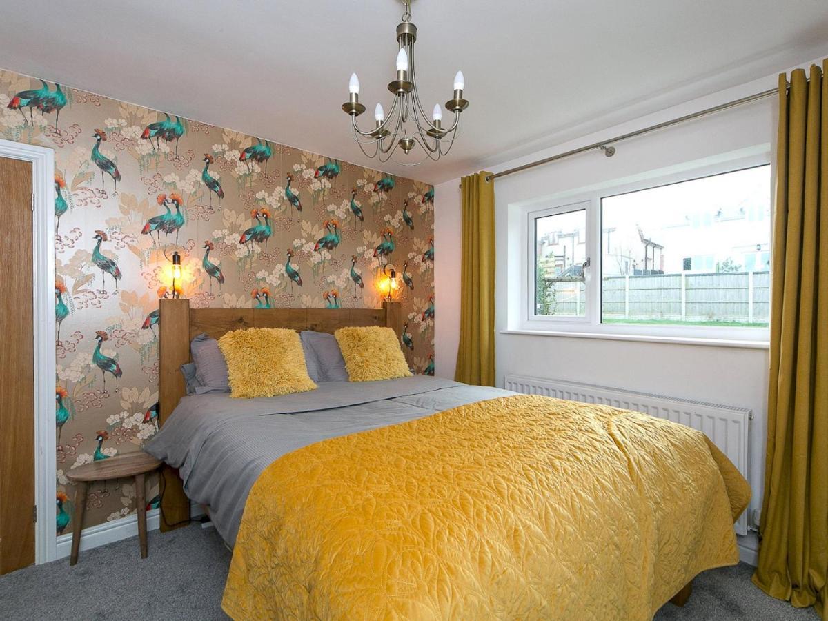 Pass The Keys Modern Coastal Home In Bull Bay Amlwch Bagian luar foto